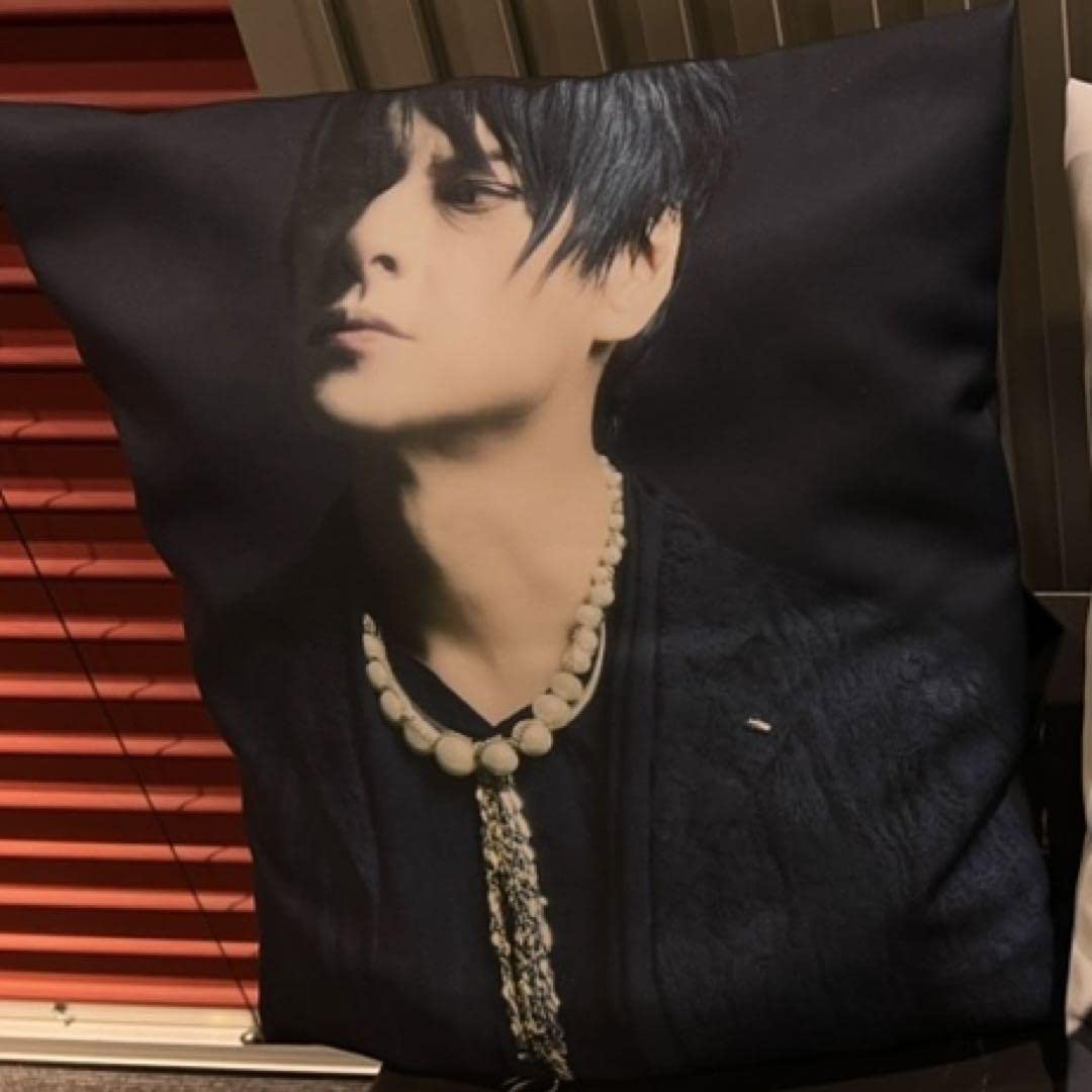 Amazon.co.jp: 櫻井敦司クッションカバー BUCK-TICK Z : おもちゃ