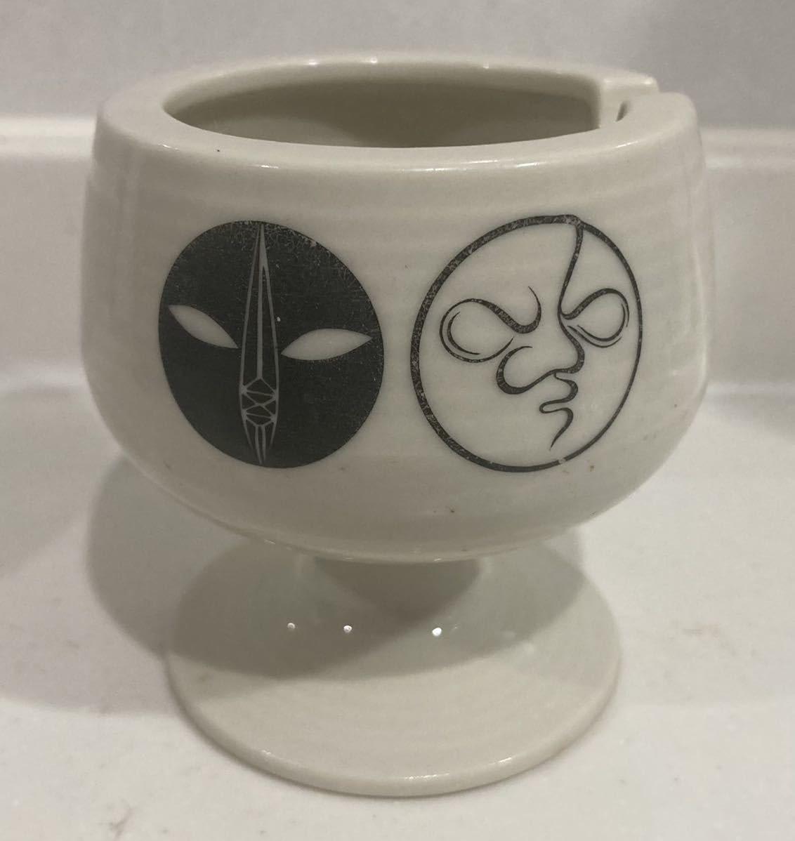 Amazon.co.jp: 岡本太郎 太陽の塔 陶器製 灰皿 : ホビー