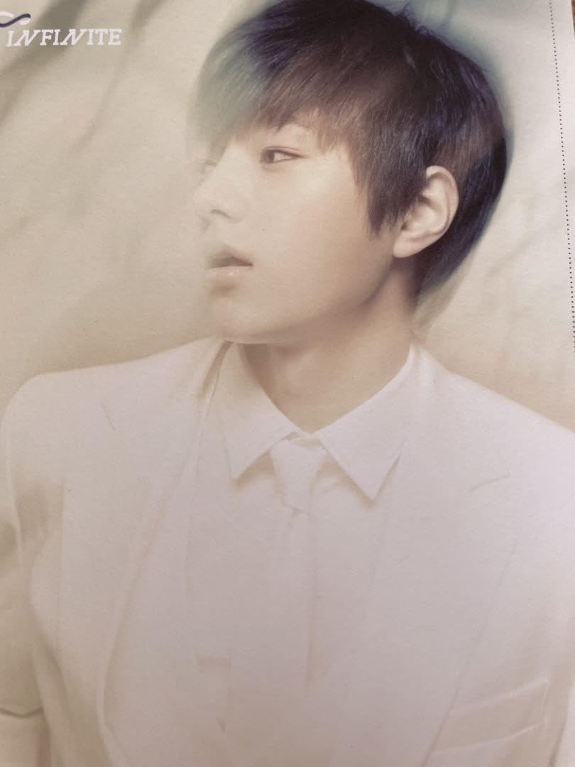 Amazon.co.jp: エルキムミョンス INFINITE 写真集 : ドラッグストア