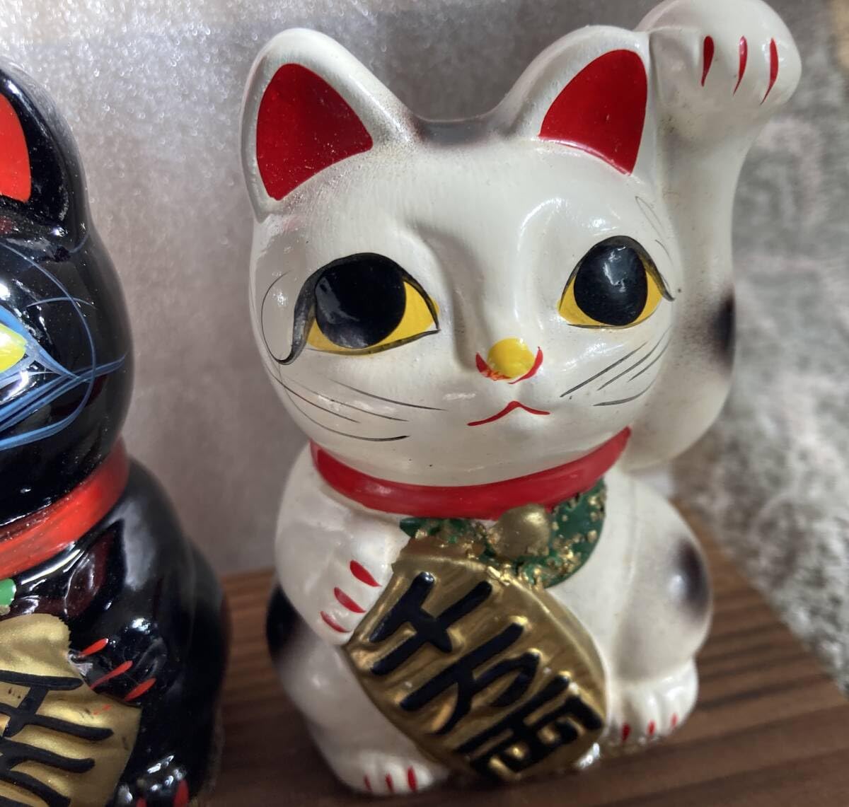 Amazon.co.jp: 超貴重昭和レトロアンティーク[木製台座付白黒ペア