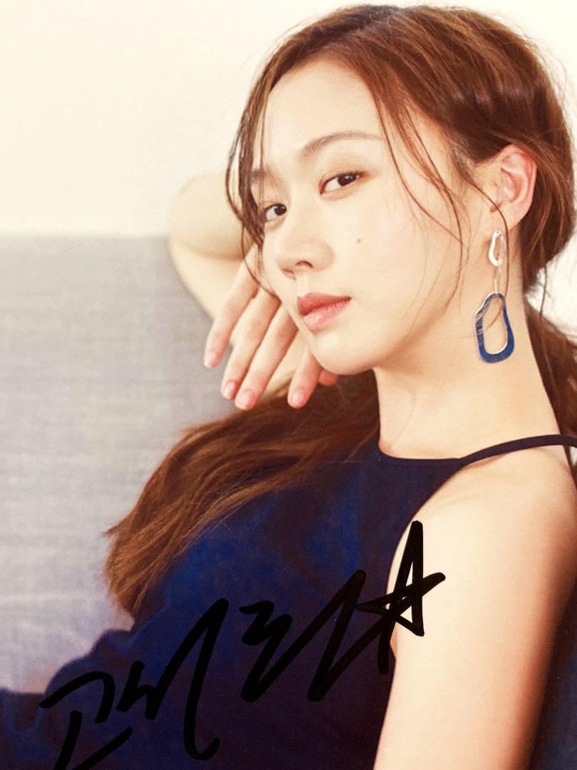 Amazon.co.jp: コソンヒ直筆サイン入り2Lサイズ写真…Ko SungHee : おもちゃ