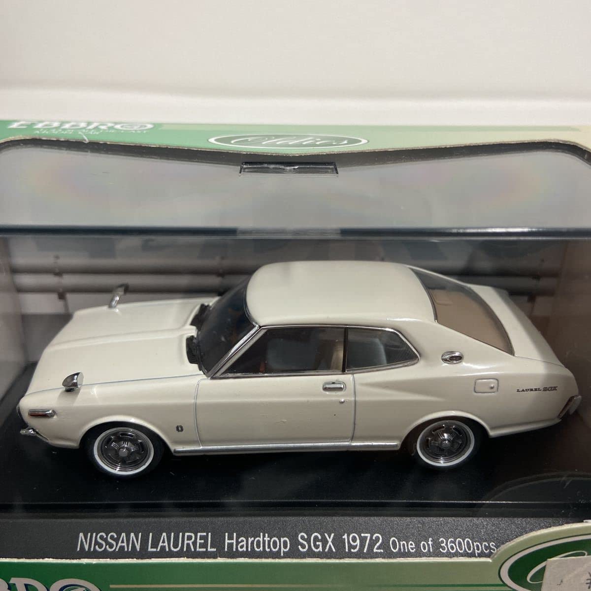 未開封】Nissan Laurel HT (1972) ミニカー 未開封】Nissan Laurel HT