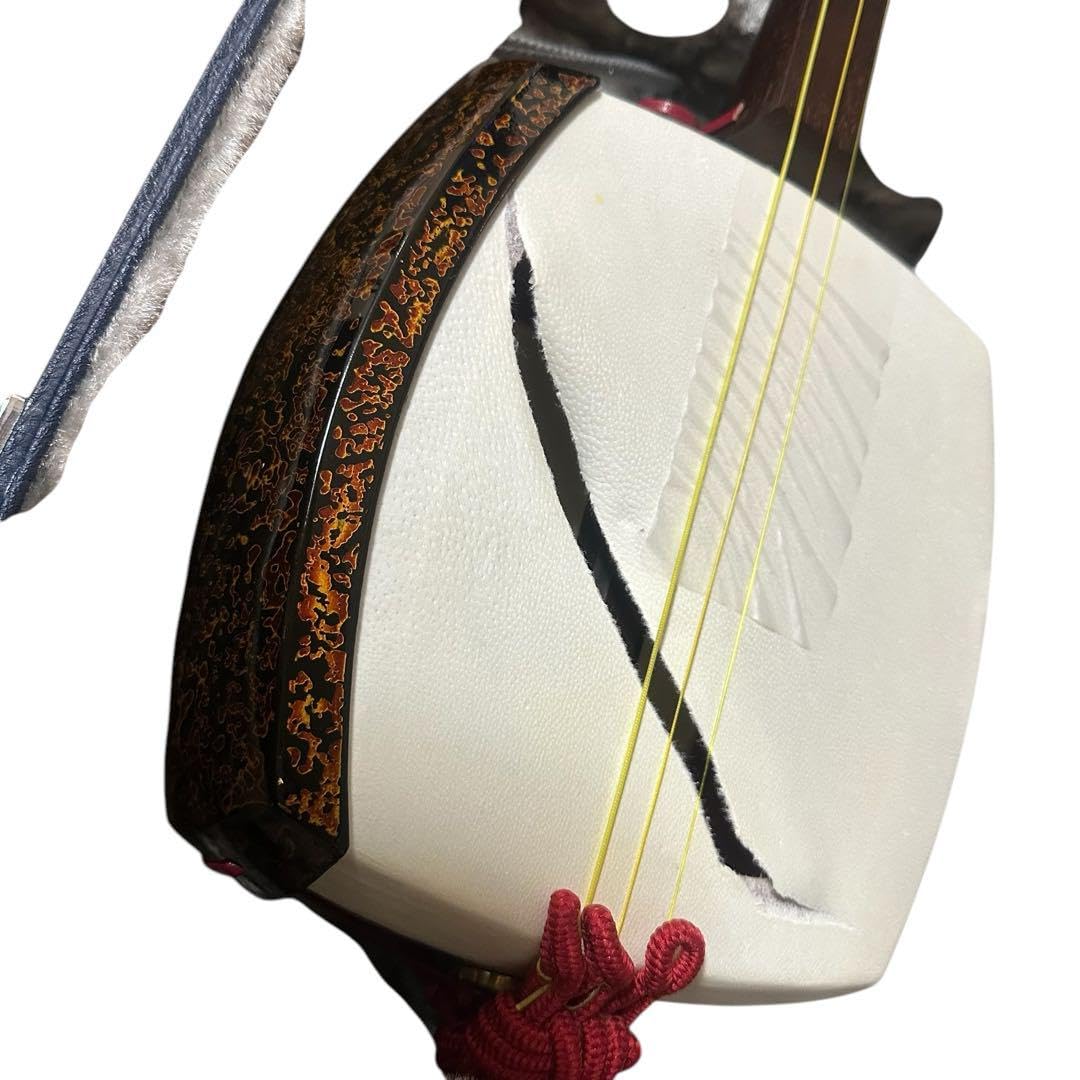 新品 三味線本体。津軽三味線 津軽三味線 本体 紅木 太棹 展示品 新品