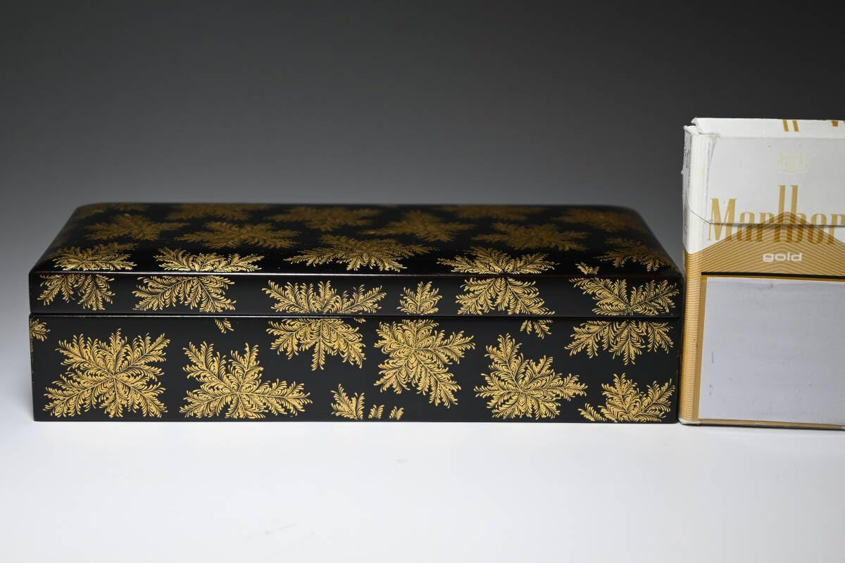 Amazon.co.jp: 輪島塗文化功労者三谷吾一沈金しのぶ文小筥共箱共布黒漆