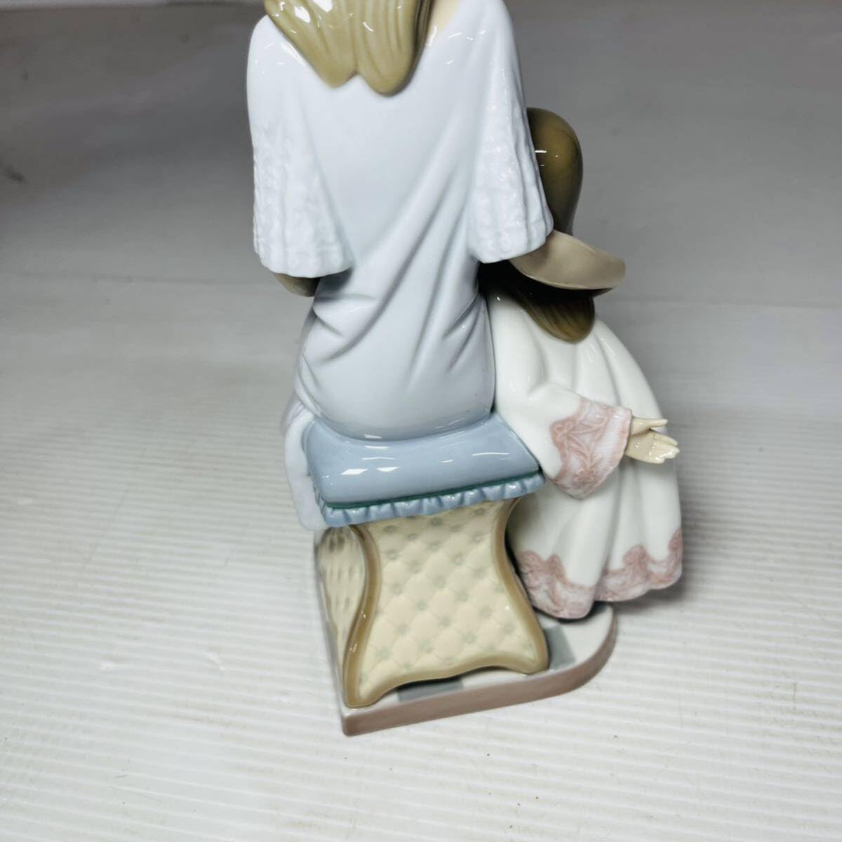 Amazon.co.jp: LLADRO おやすみ前のご本No.5457 スペイン陶磁器 少女