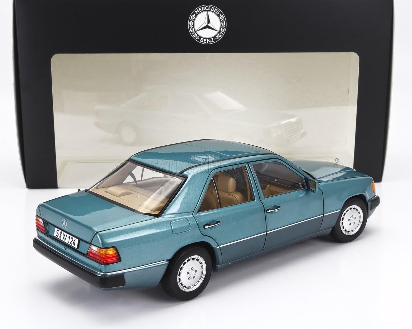 Amazon.co.jp: ミニカー 1/18 メルセデス ベンツ Eクラス 230E ノレブ