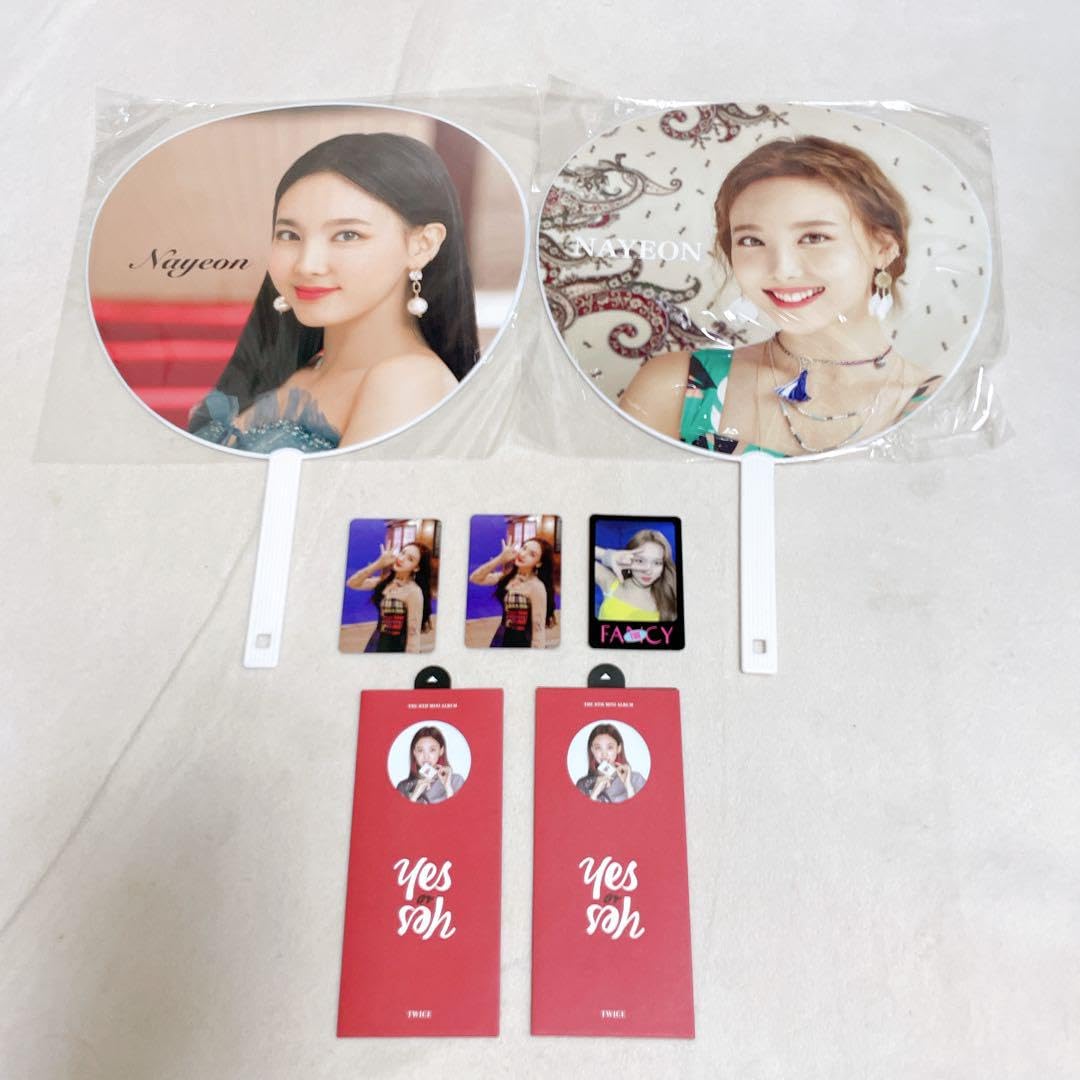 Amazon.co.jp: twice ナヨン グッズ うちわ トレカ yes or yes 特典