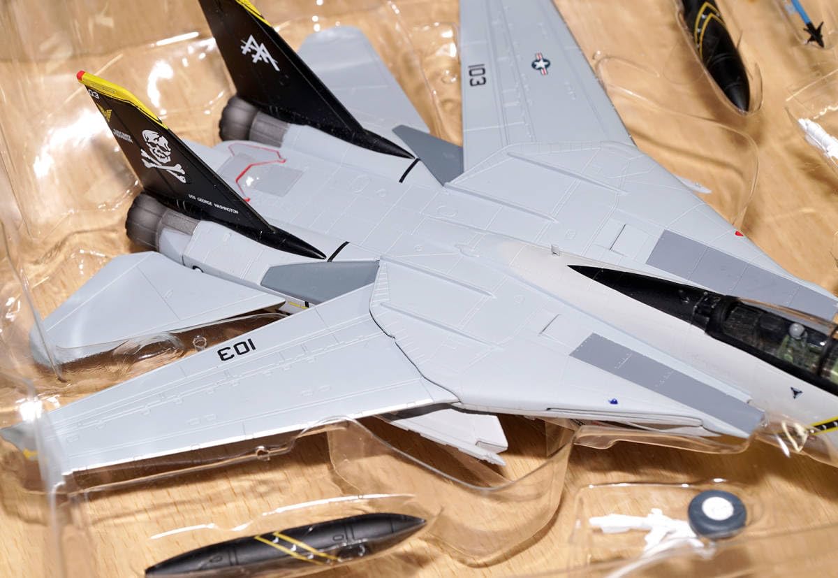 Amazon.co.jp: Dragon wings 1/72 F-14B トムキャット TOMCAT JOLLY
