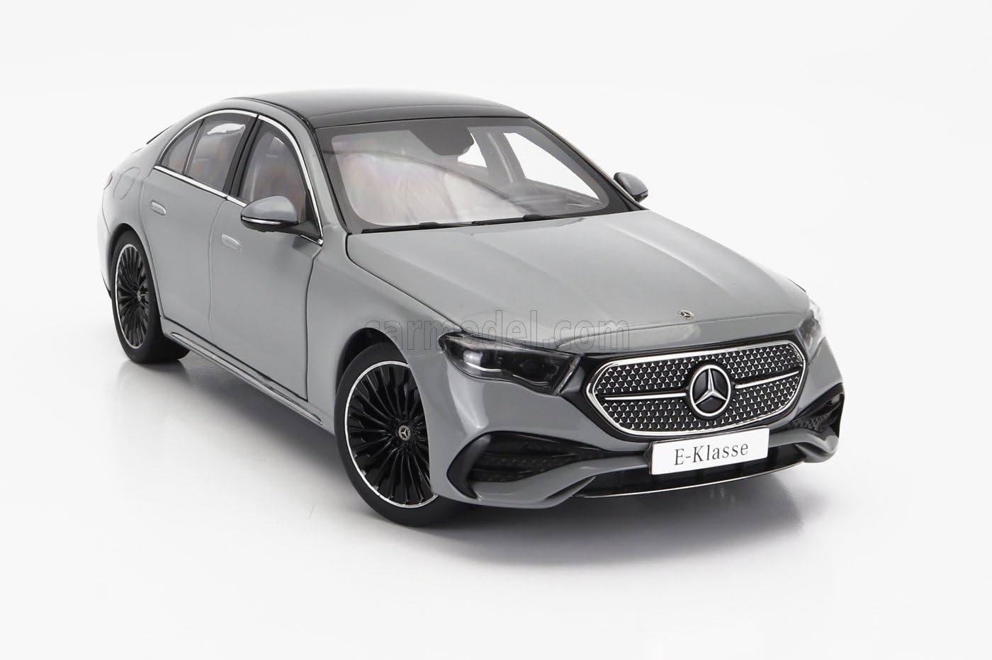 1/18 メルセデスベンツ Eクラス セダン W213 ミニカー ブラック 楽天