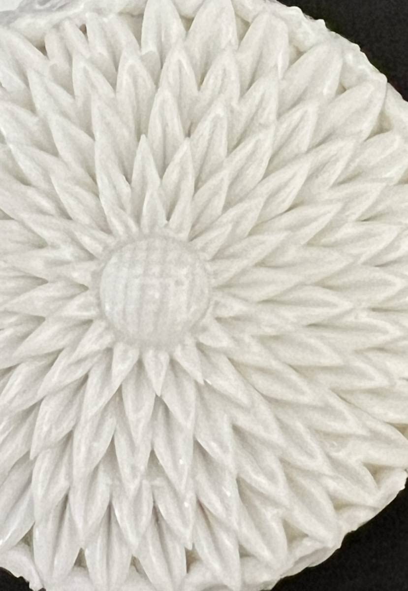 Amazon.co.jp: 茶道具 平戸焼 十五代中里茂右衛門造 白磁 細密細工彫刻