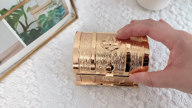 Amazon｜Feyarl 宝箱 ジュエリー箱 小物入れ 宝石箱 アンティーク箱