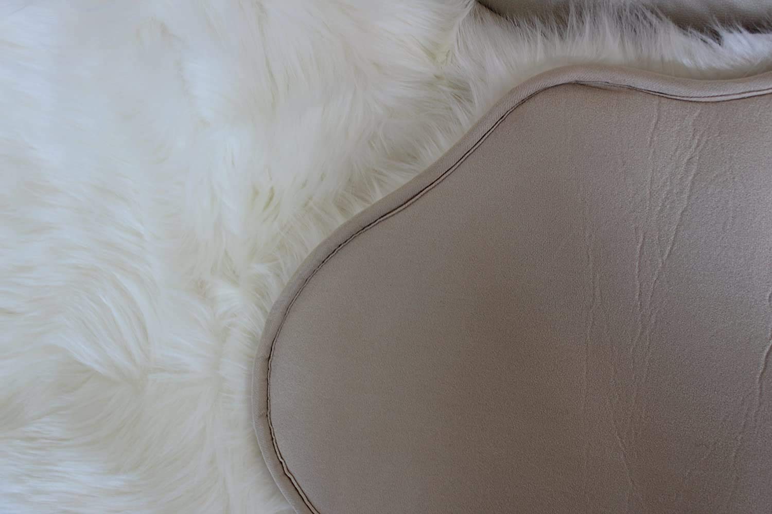 Amazon | ムートンラグ フェイク シープスキン 1.5匹 ムートン