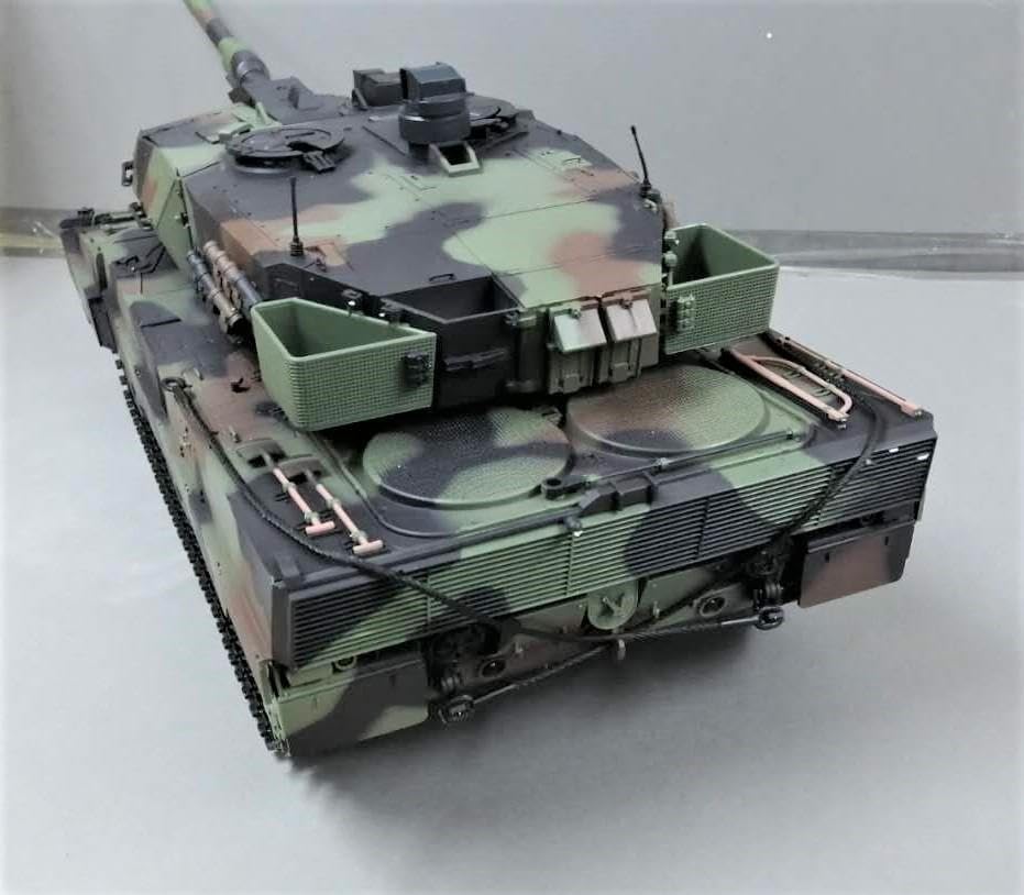 Amazon.co.jp: 若干訳あり 1 16戦車ラジコン ドイツレオパルド