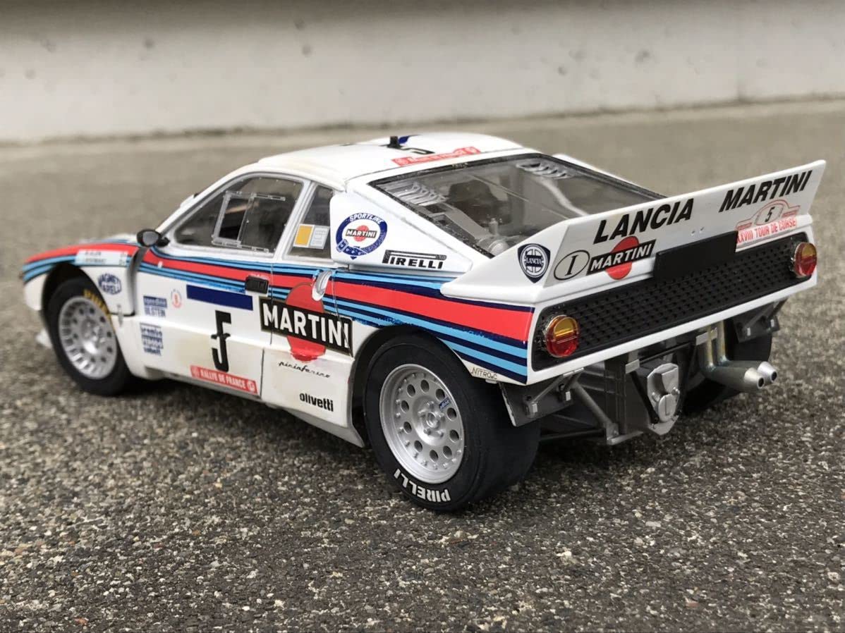 Amazon | ランチア 037 ラリーカー プラモデル 完成品 1/24 LANCIA