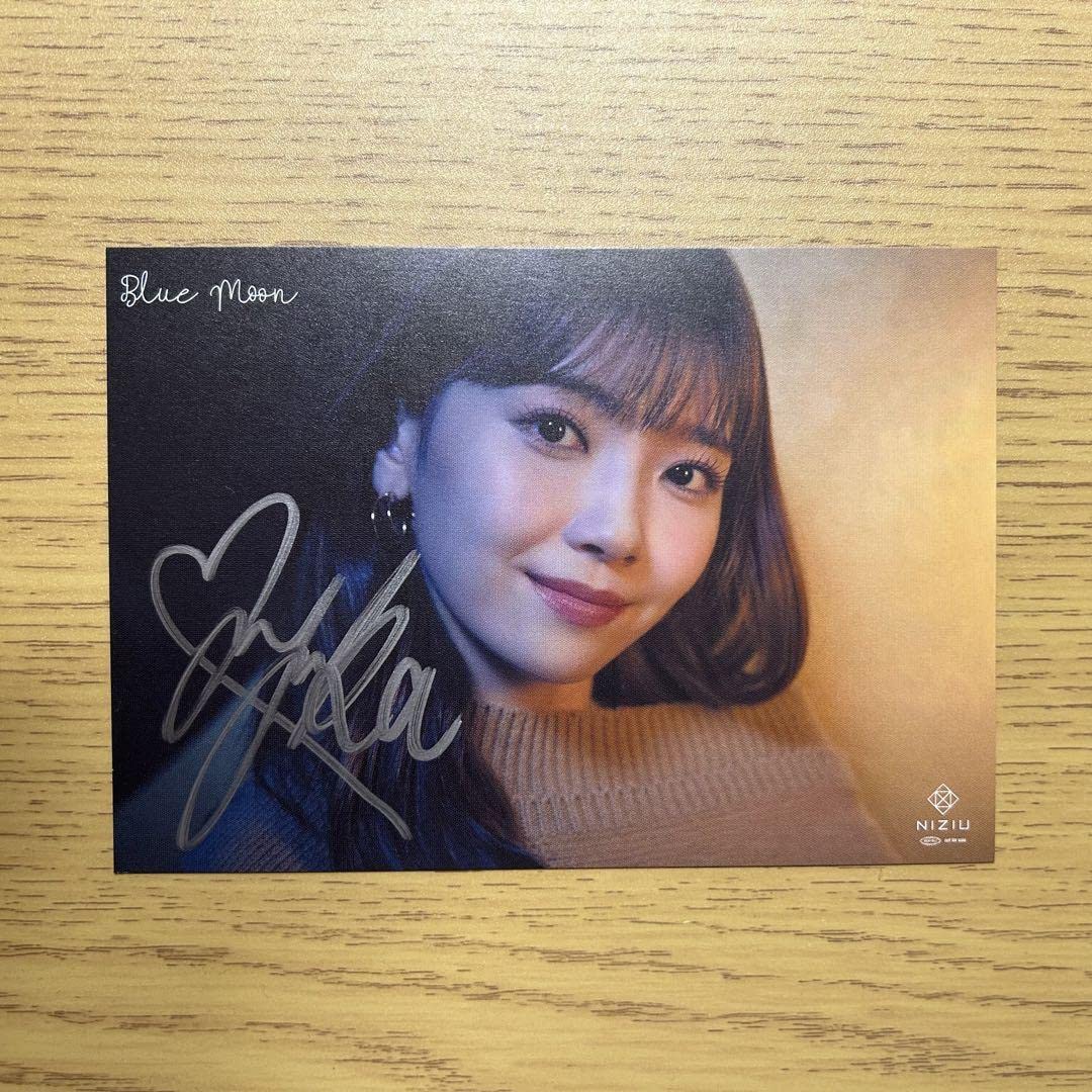 Amazon.co.jp: NiziU mayuka マユカ サイン bluemoon 直筆 トレカ