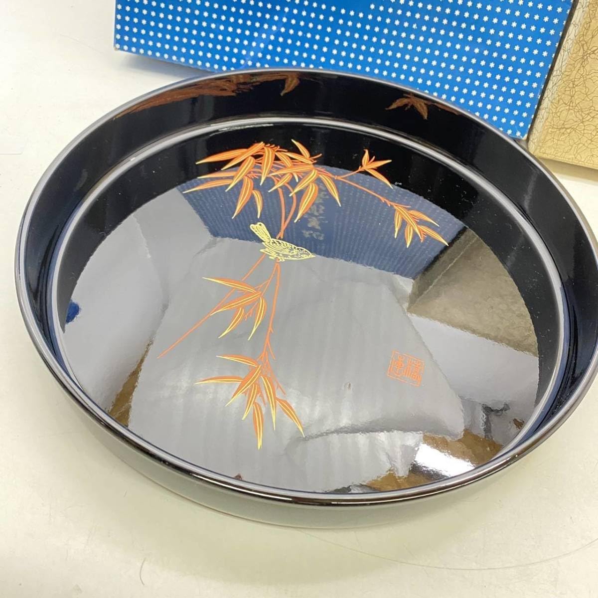 Amazon.co.jp: g27365 特選 美術漆器 漆塗り 笹 丸盆 お盆 和盆 和食器