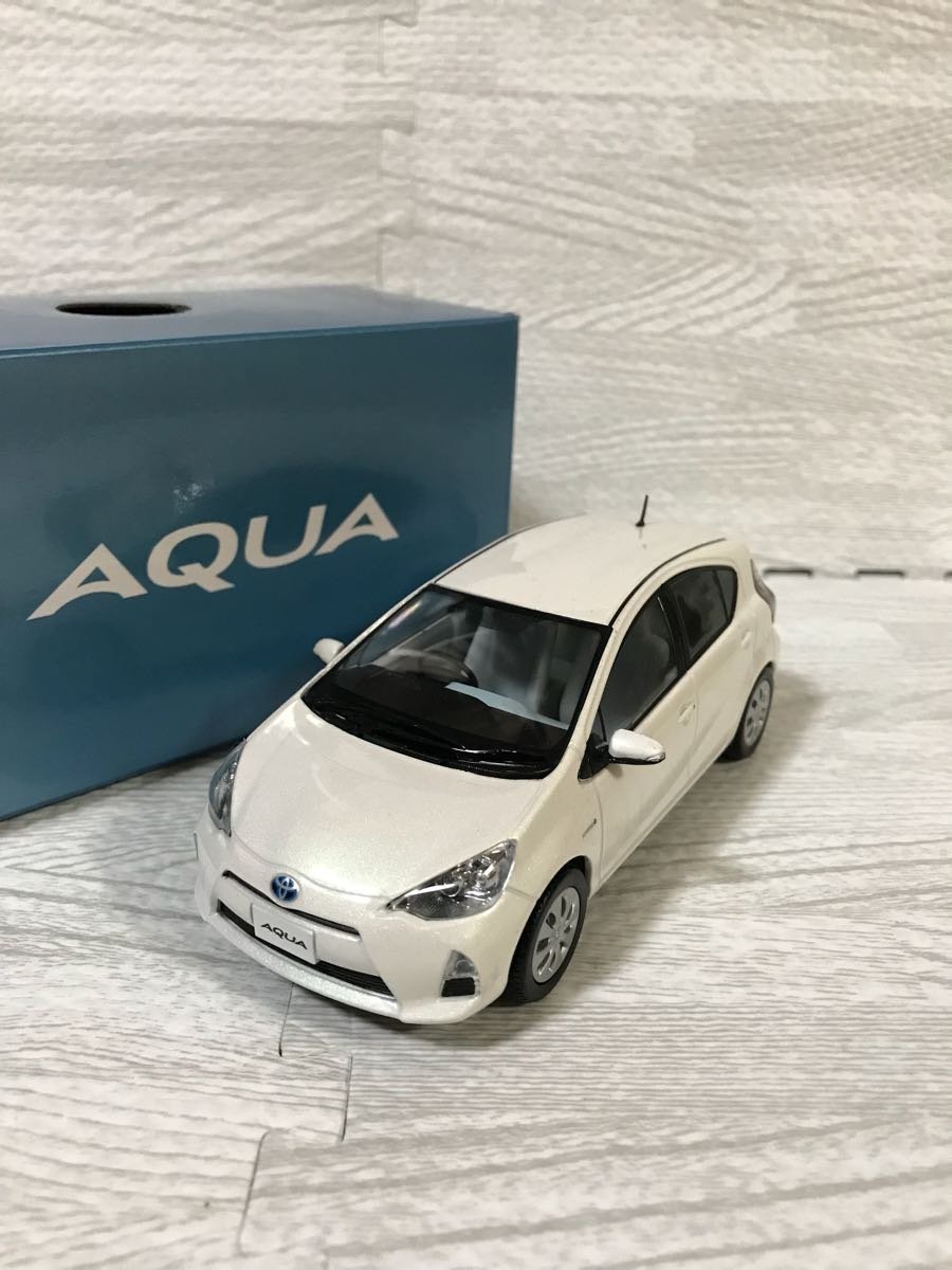Amazon | 1/30 ミニカー アクア AQUA 前期 カラーサンプル 非売品