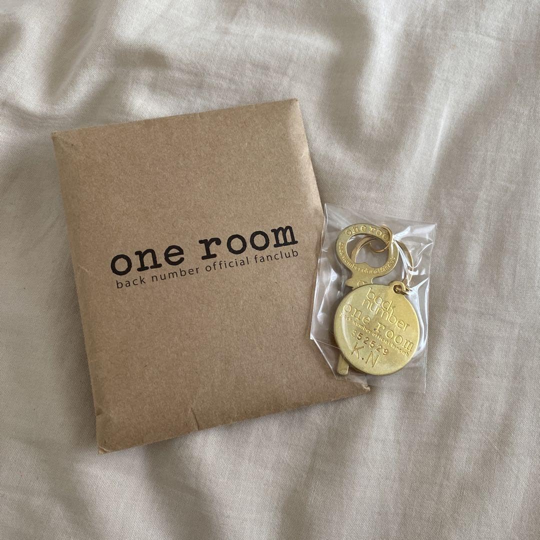 Amazon.co.jp: back number ファンクラブ キーホルダー one room