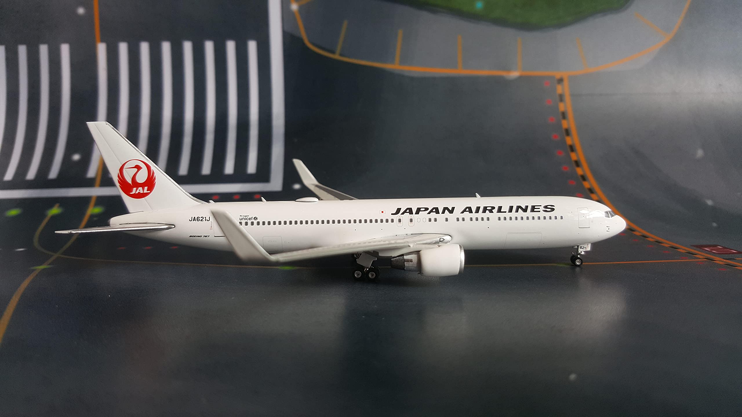 Amazon.co.jp: Phoenix 1/400 Complete Japanese Aviation Japan