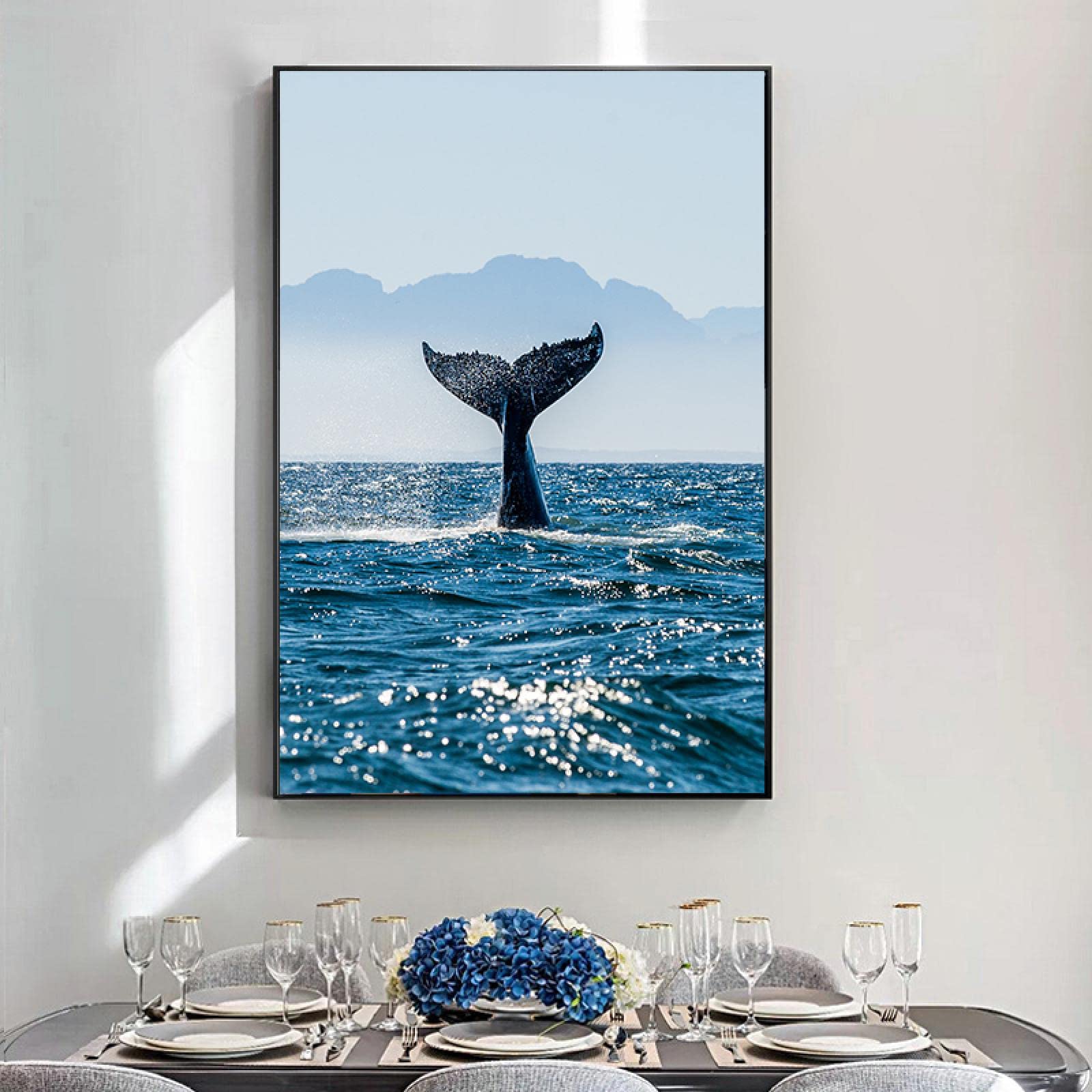 Amazon｜ホエールテールイントゥザウォーターブルーシーリアルな風景画