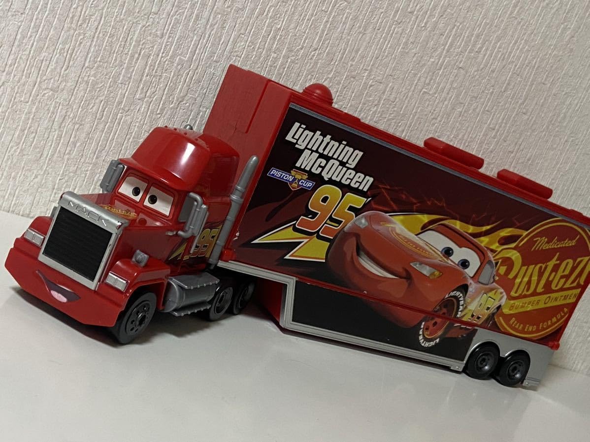 Amazon.co.jp: トミカ カーズ たくさんのせよう！ 大きなマック 24台