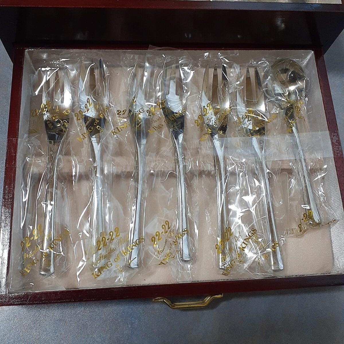 Amazon | / KING of KINGS 22-22ステンレス カトラリー 14本セット