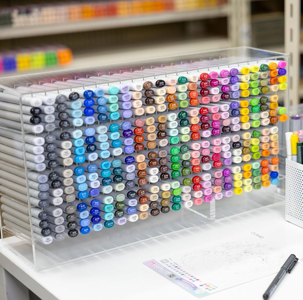 Amazon | コピックスケッチ 358色セット オリジナルアクリルスタンド