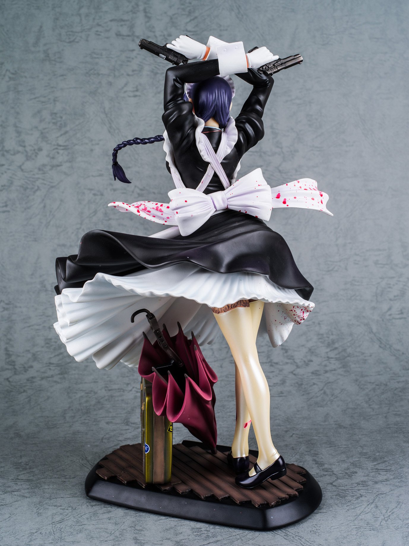 Amazon | BLACK LAGOON ロベルタ -血まみれver.- 1/6スケール ポリ