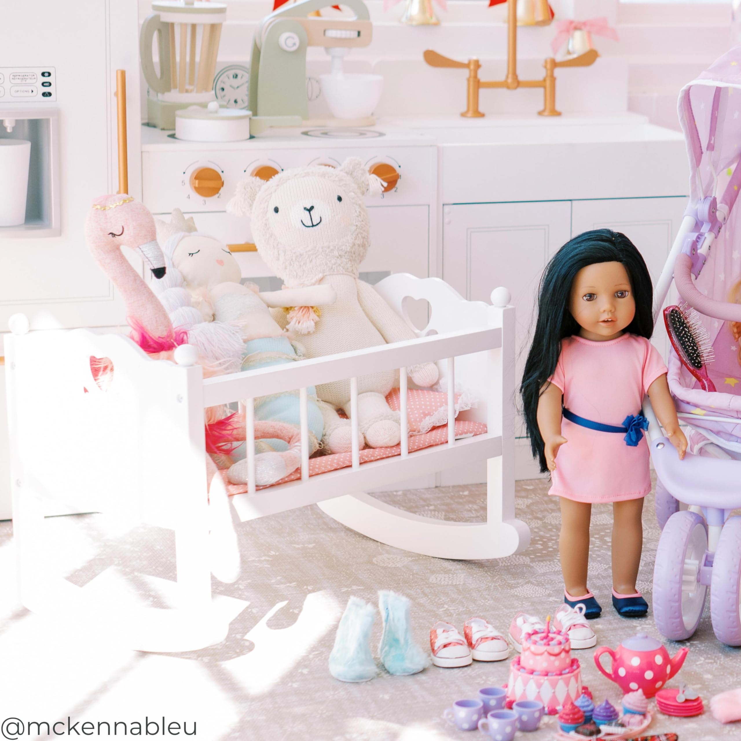 Amazon | (ソフィアズ) Sophia's 人形用赤ちゃんベッド 白 サイド開き