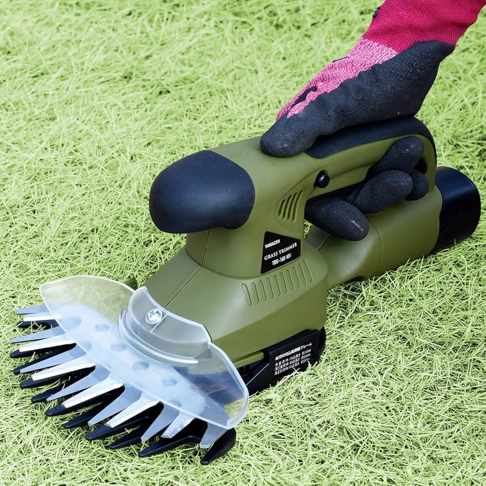 Amazon | 山善(YAMAZEN) 10.8V コードレス芝生バリカン 充電式 2.5Ah