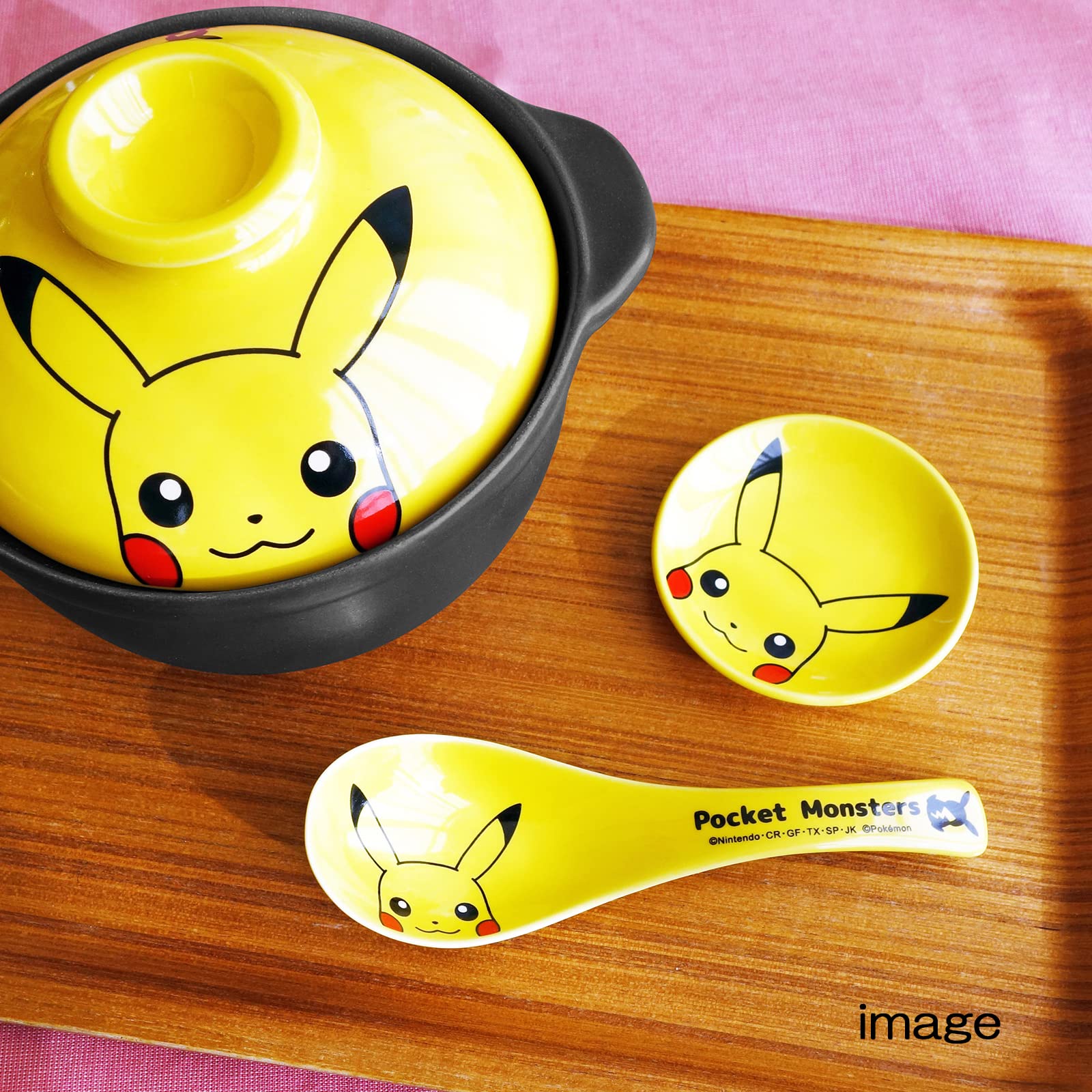 Amazon｜金正陶器(kaneshotouki) 「 ポケットモンスター 」 ピカチュウ