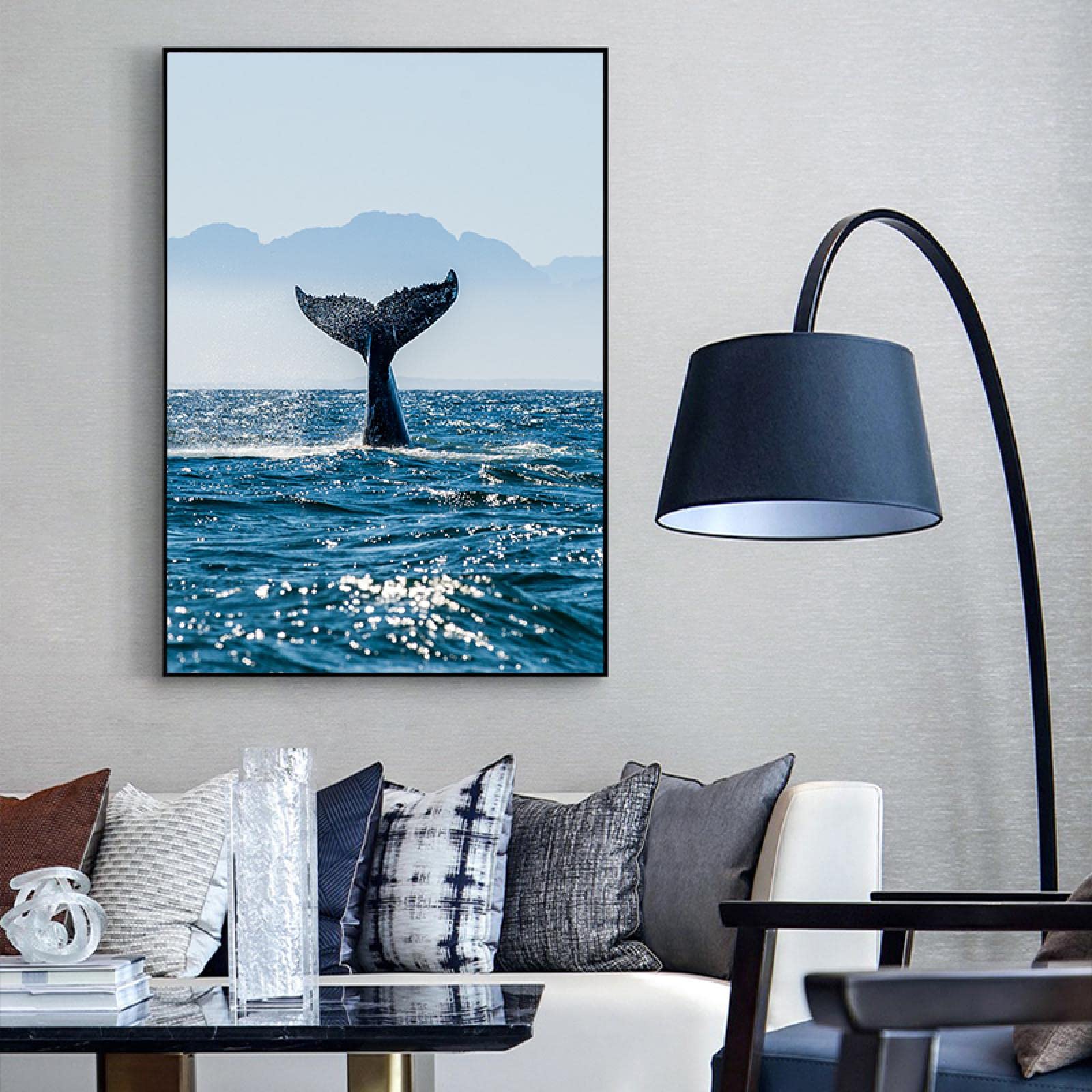 Amazon｜ホエールテールイントゥザウォーターブルーシーリアルな風景画
