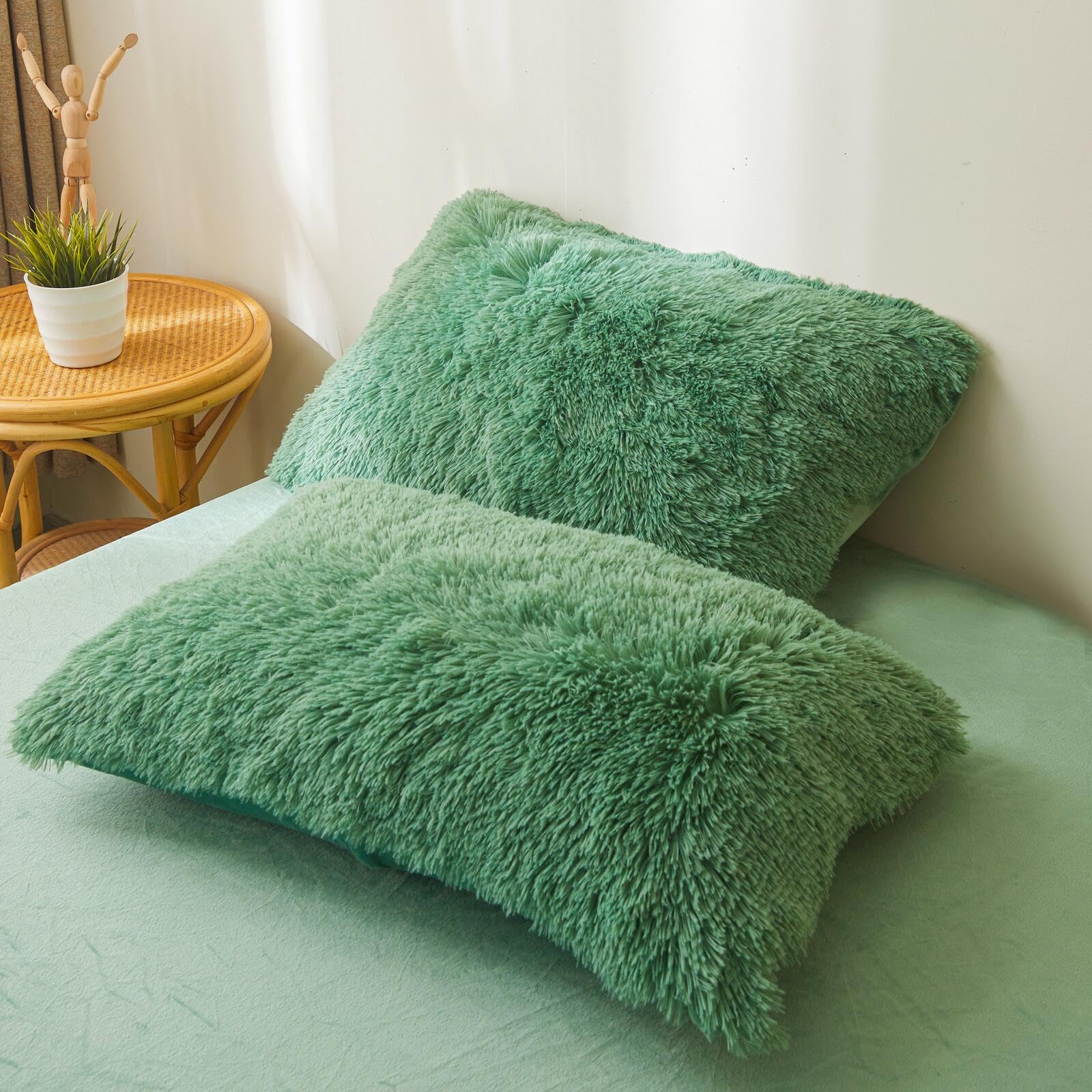 Amazon.com: FOPPA Fuzzy Pillow Cases Sage Green 26