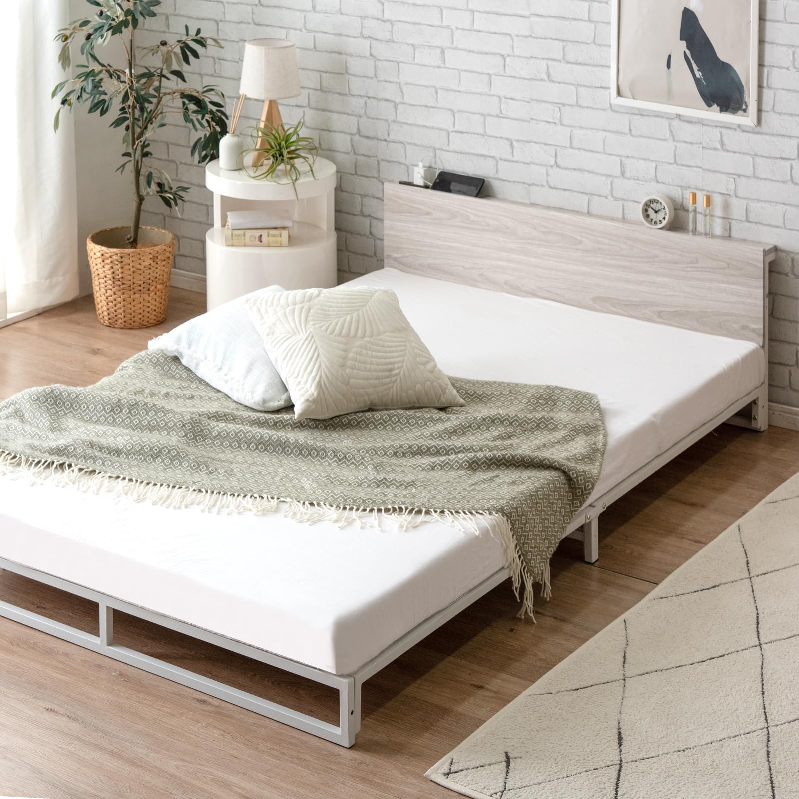 Amazon｜タンスのゲン ベッドフレーム ダブル ローベッド コンセント