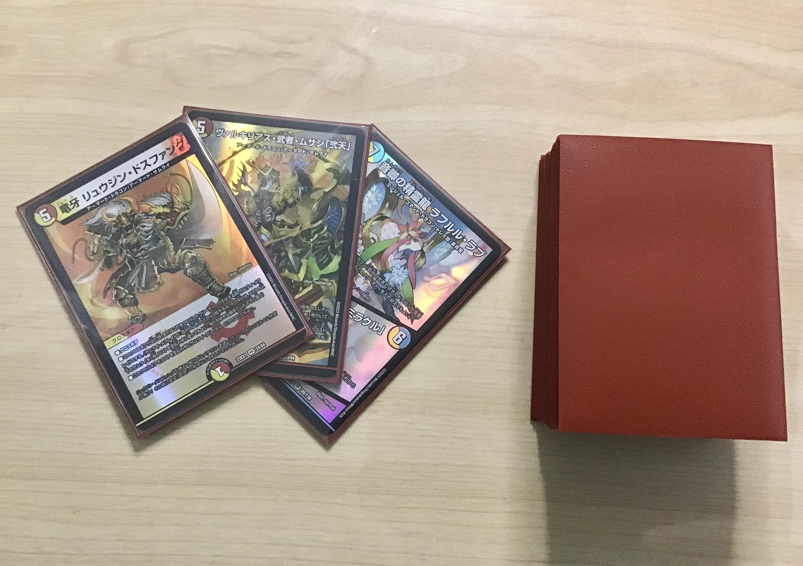 Amazon | 構築済み デッキ 赤白サムライ メイン40 二重スリーブ付き 竜