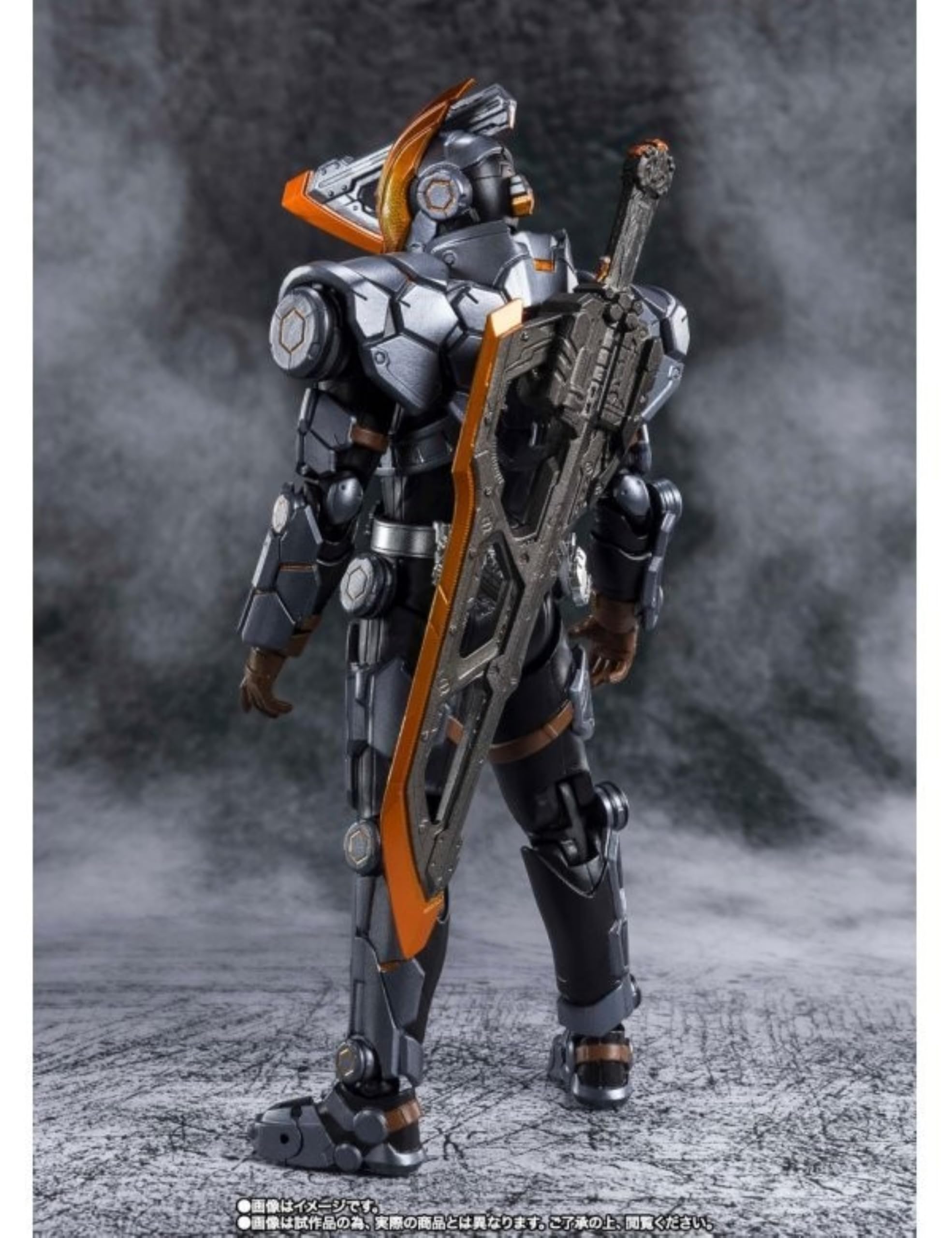 Amazon.co.jp: S.H.フィギュアーツ 仮面ライダーセイバー『仮面