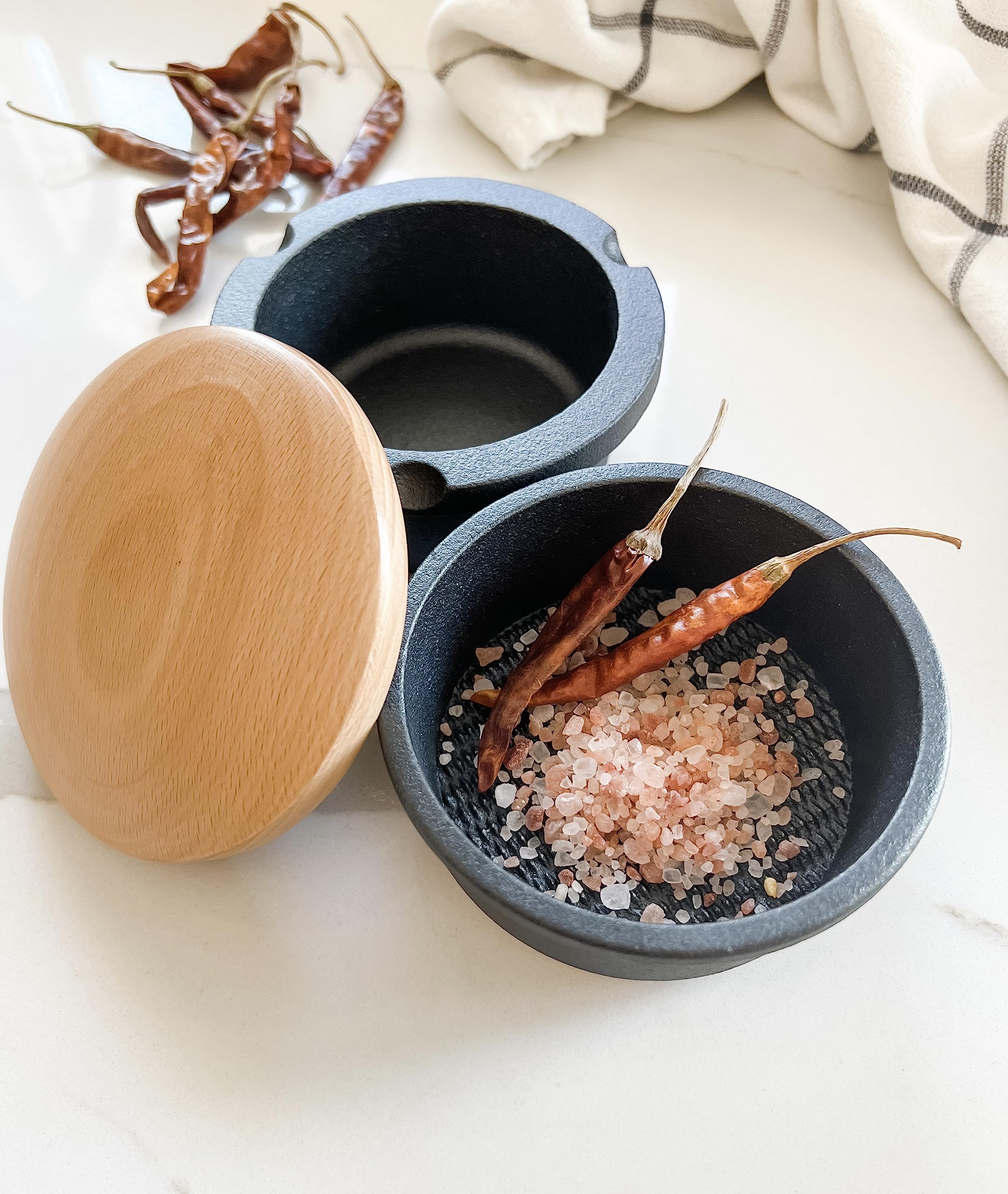 Amazon.co.jp: Zassenhaus 鋳鉄スパイスグラインダーセット ブナ材の蓋