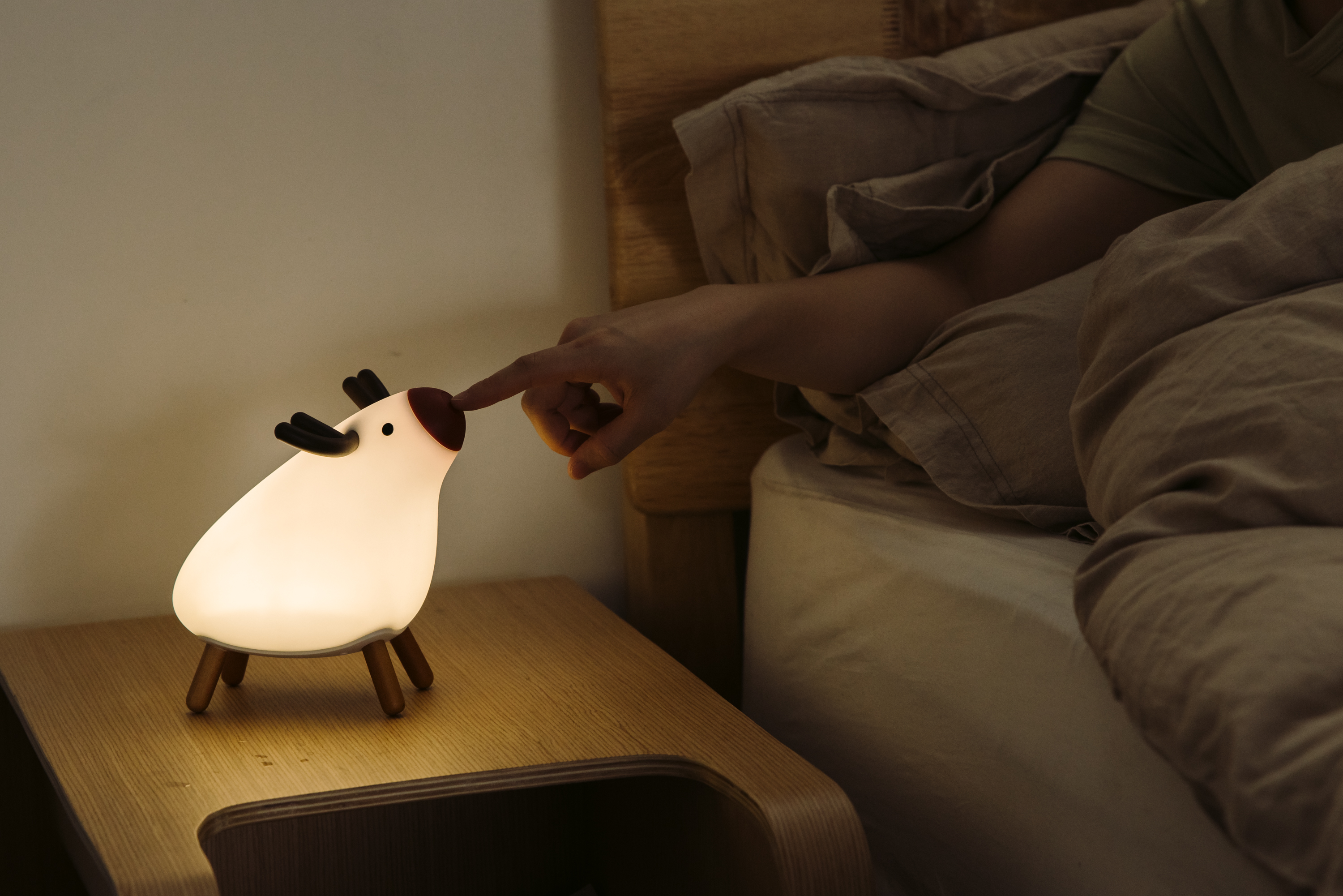 Amazon.co.jp: USERWATS トナカイナイトライト 無段階 調光 安全な