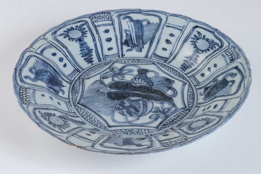 中国美術】 唐物 古染付芙蓉手宝尽くし文大皿 径28cm 箱付 明末～清初