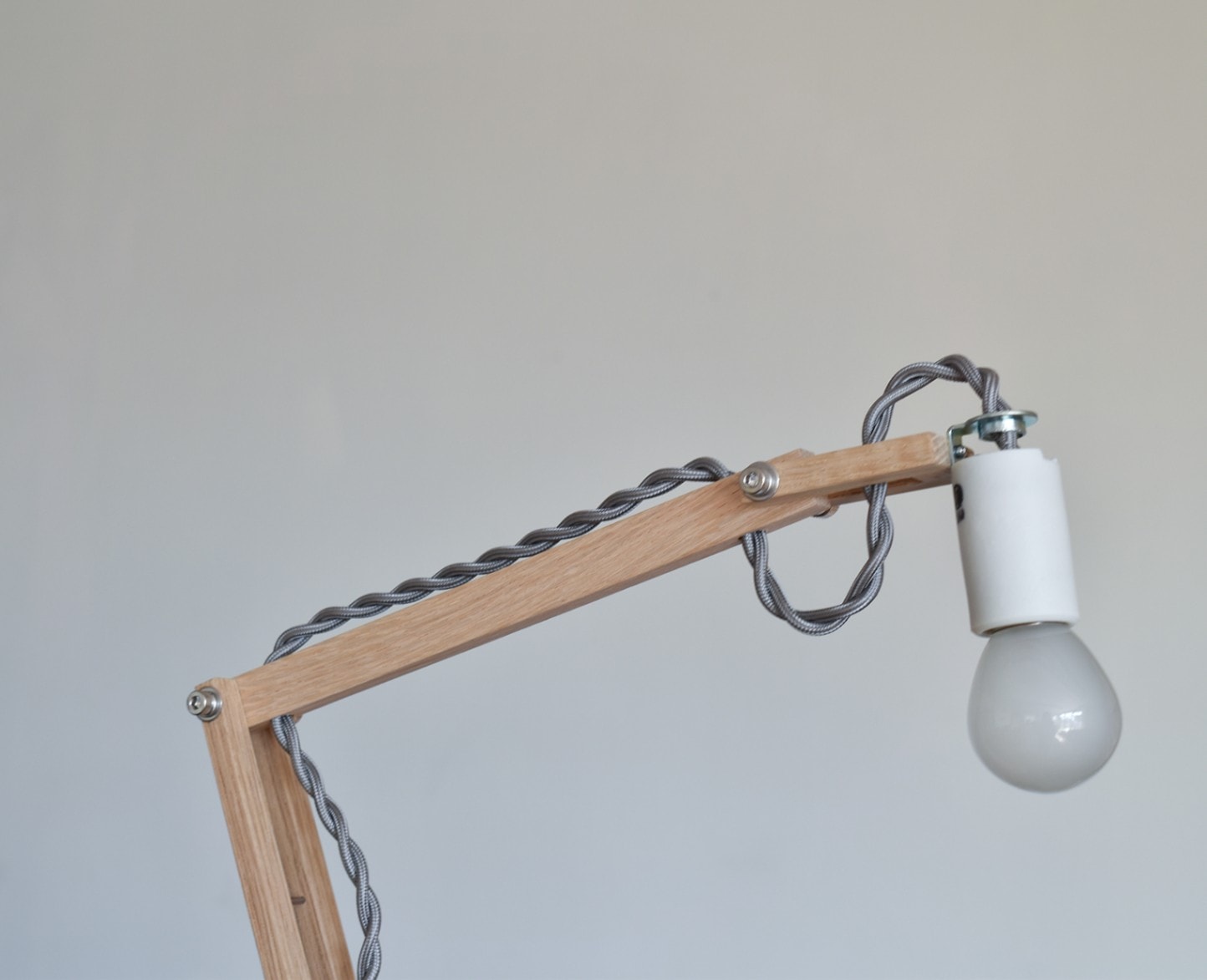 丸台座照明 / chikuni ｜ CATAWARA（カタワラ）