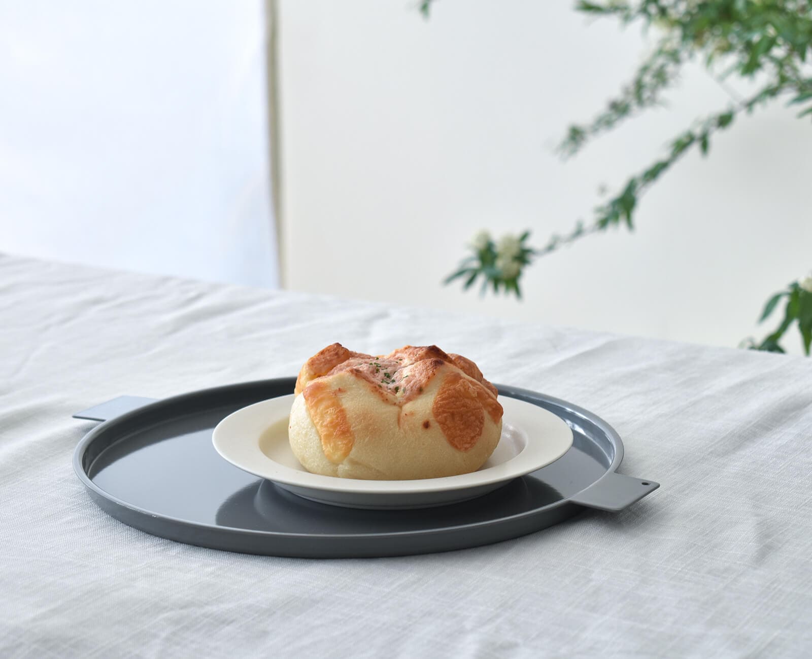 aluminum tray / yumiko iihoshi porcelain｜ CATAWARA（カタワラ）