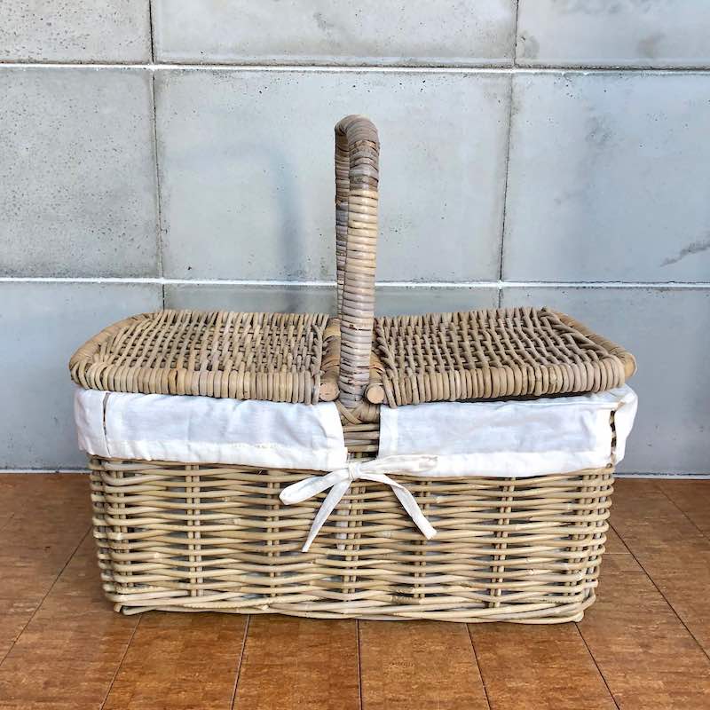 ラタンのピクニックバスケット