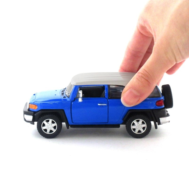 KiNSMART ミニカー 1:36 トヨタ FJクルーザー 3色アソート No.201-611