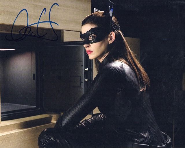 アン・ハサウェイ直筆サイン入り写真□ダークナイトライジング○UACCRD