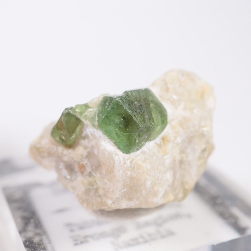 ナミビア産 デマントイドガーネット | 鉱物標本,カ行,ガーネット