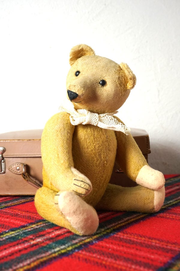 ドイツのシュタイフスタイルのシューボタンアイのアンティークベア