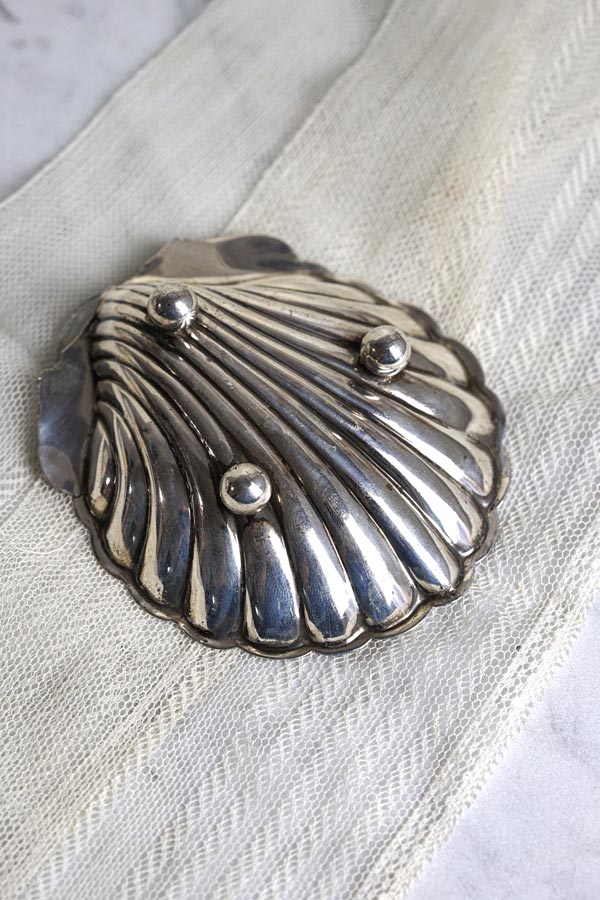 イギリススターリングシルバーのシェル型ソープディッシュ1900年代頃