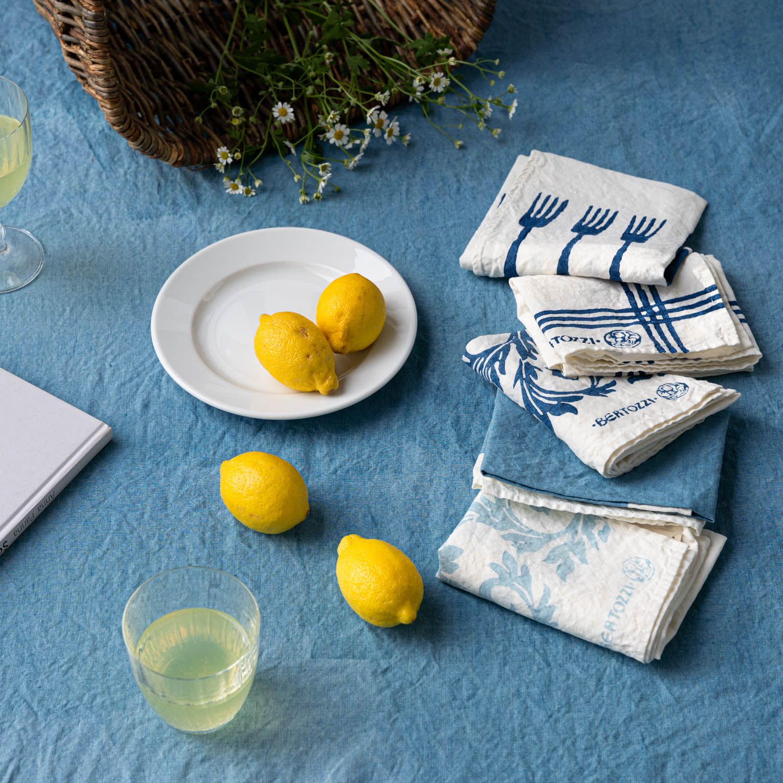 ベルトッツィ テーブルクロス _ ピエノ（150×240cm）