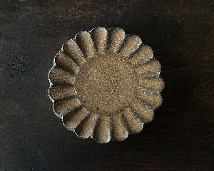 小澤基晴 輪花豆皿 ブロンズ