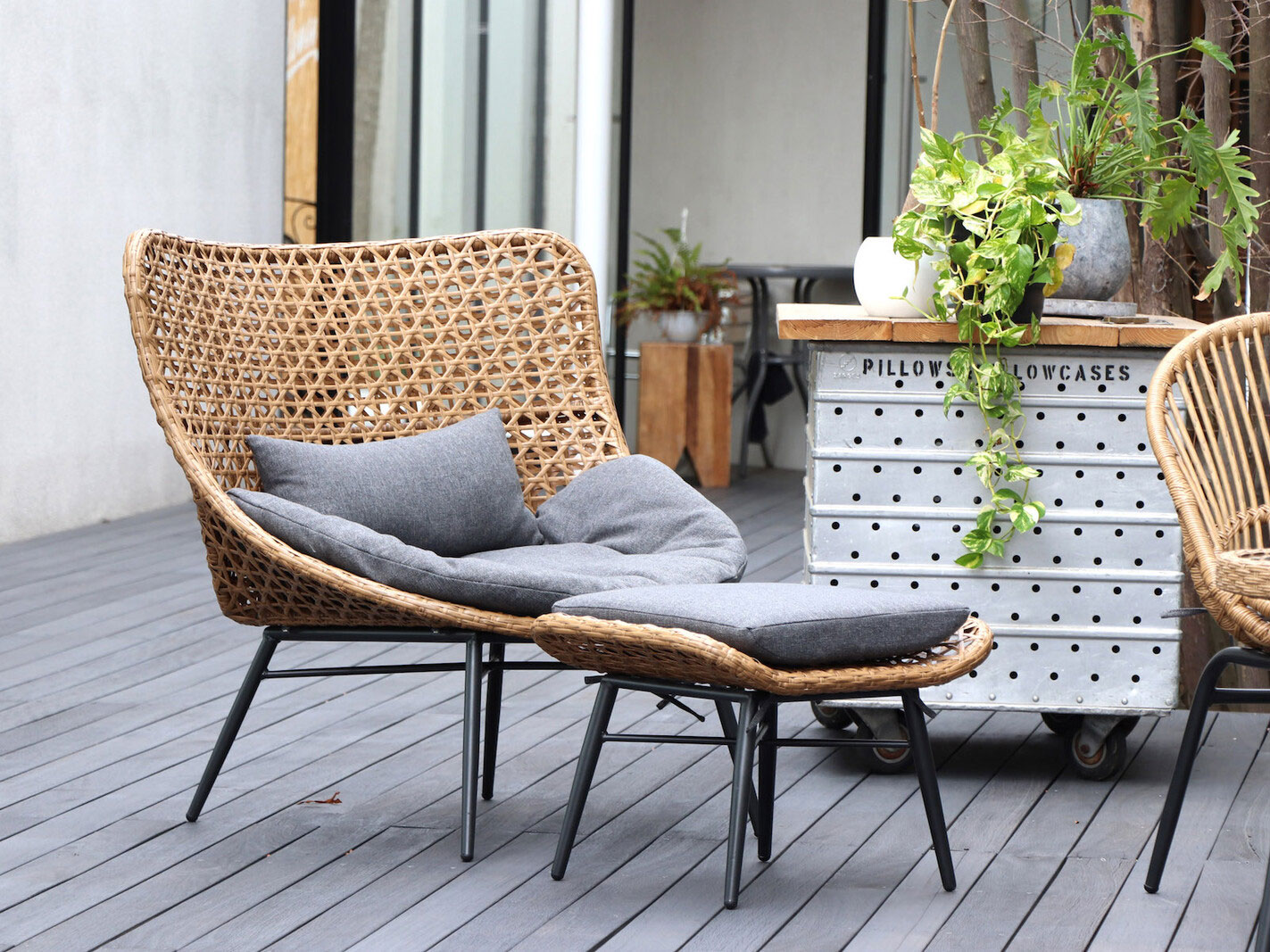 オットマン付きラタンチェア | LZN | リゾートインテリア | インテリア